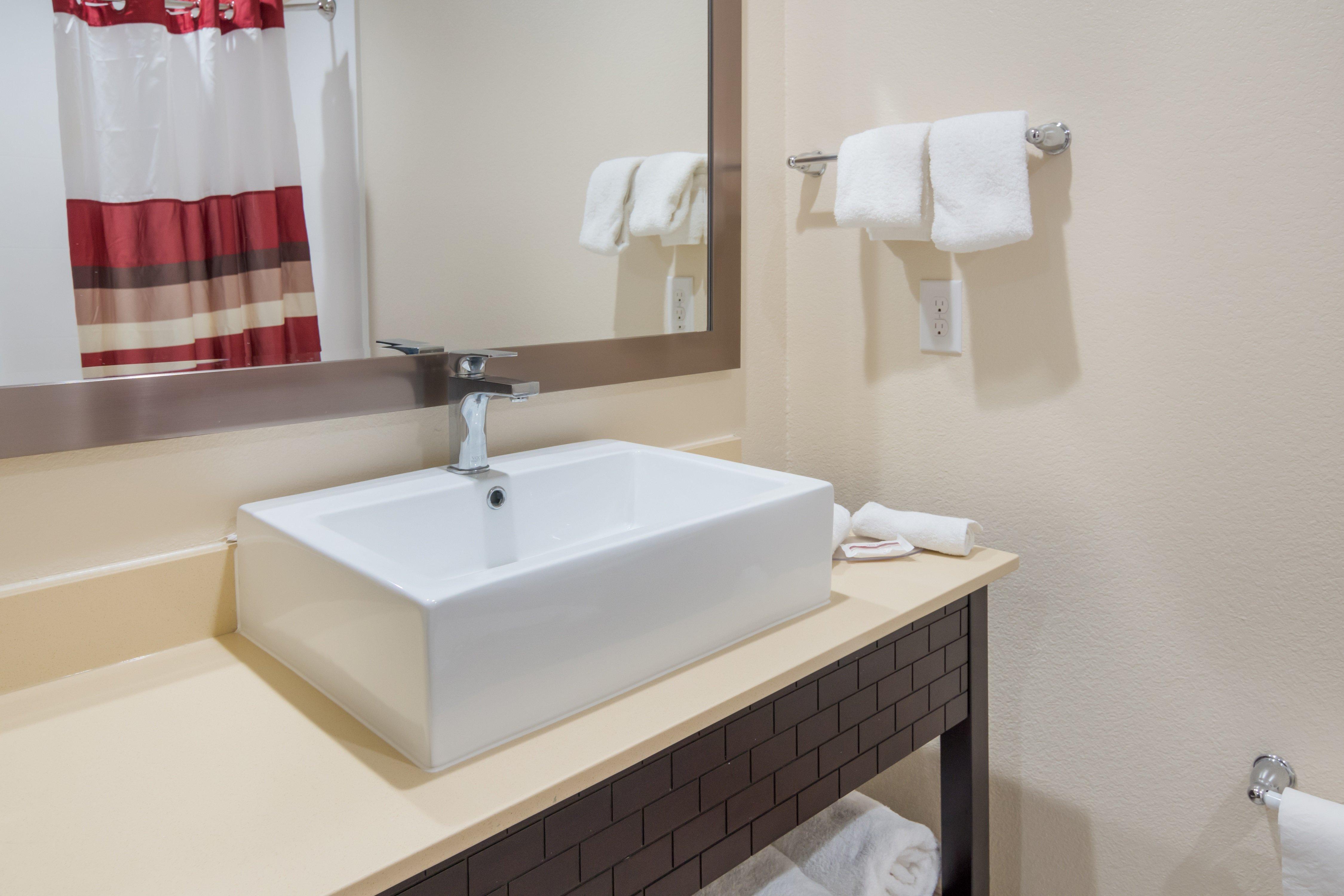 Red Roof Inn Plus+ Fort Worth - Burleson Exterior photo