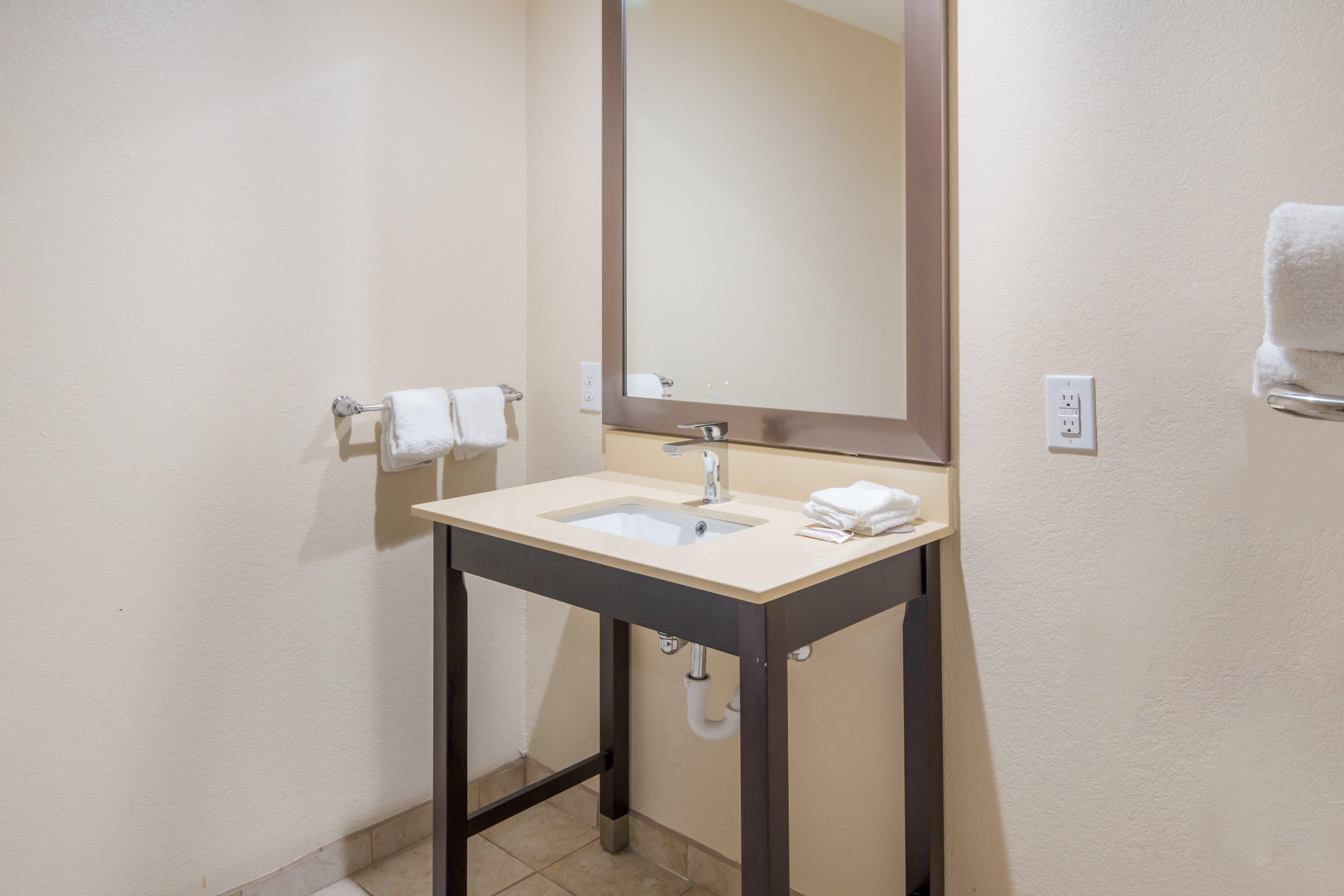 Red Roof Inn Plus+ Fort Worth - Burleson Exterior photo